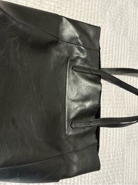 Everyday Black Leather Tote — Minimalist Carryall
